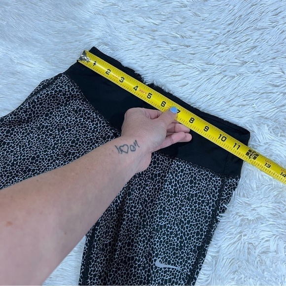 Nike Women's Racer Dri-fit Leopard Print Leggings Size XS Crop Pants Cheetah - Picture 5 of 15